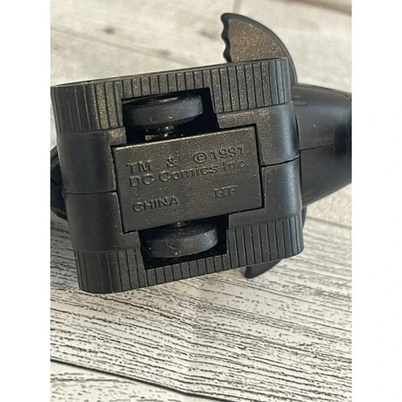 Vintage 1991 Batman Mcdonalds Press and Go Batmobile 1990s Mickie Ds Happy Meal - Picture 5 of 6